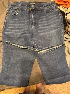 Straight Leg Women’s Jeans in Medium Blue by No Boundaries